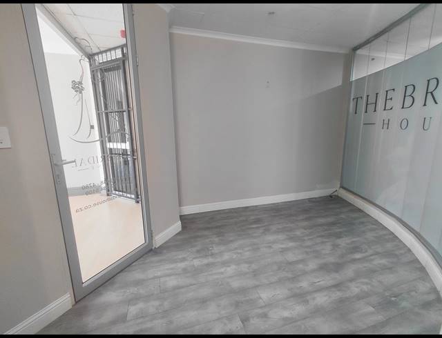 146M² OFFICE TO LET IN BRYANSTON